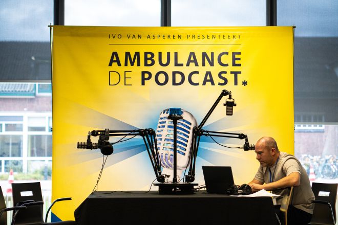 De ambulance podcast wordt opgenomen op het symposium